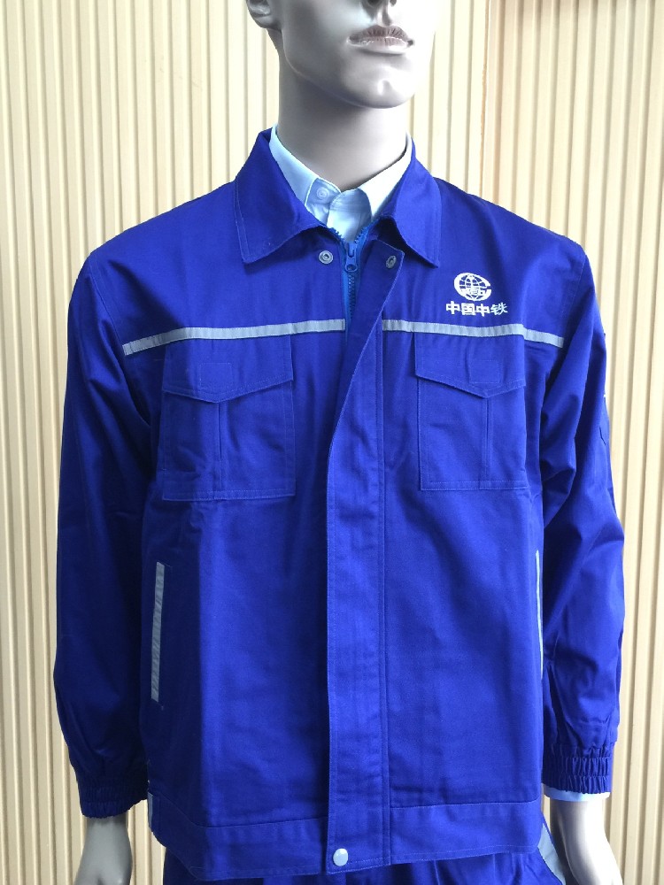 大型企業(yè)工作服定制，企業(yè)工作服款式定做logo。